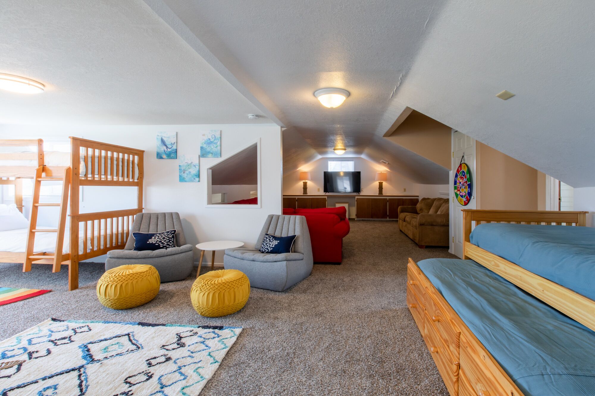 Riverfront, Hot Tub, SUP & Kayak, short walk to beach, fire pit, full office