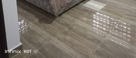 1 غرفة نوم ومكتب وواي فاي وملاءات أسرّة