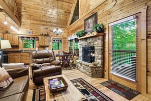 Smart TV, chimenea, reproductor de DVD y futbolito 