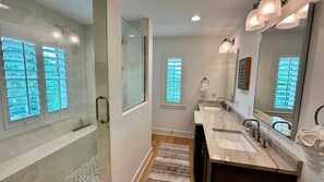 Hårføner og håndklær