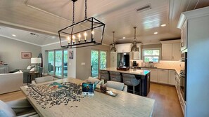 Uklassifisert bilde, 2 av 33, knapp