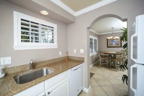 Frigorifero, microonde, lavastoviglie