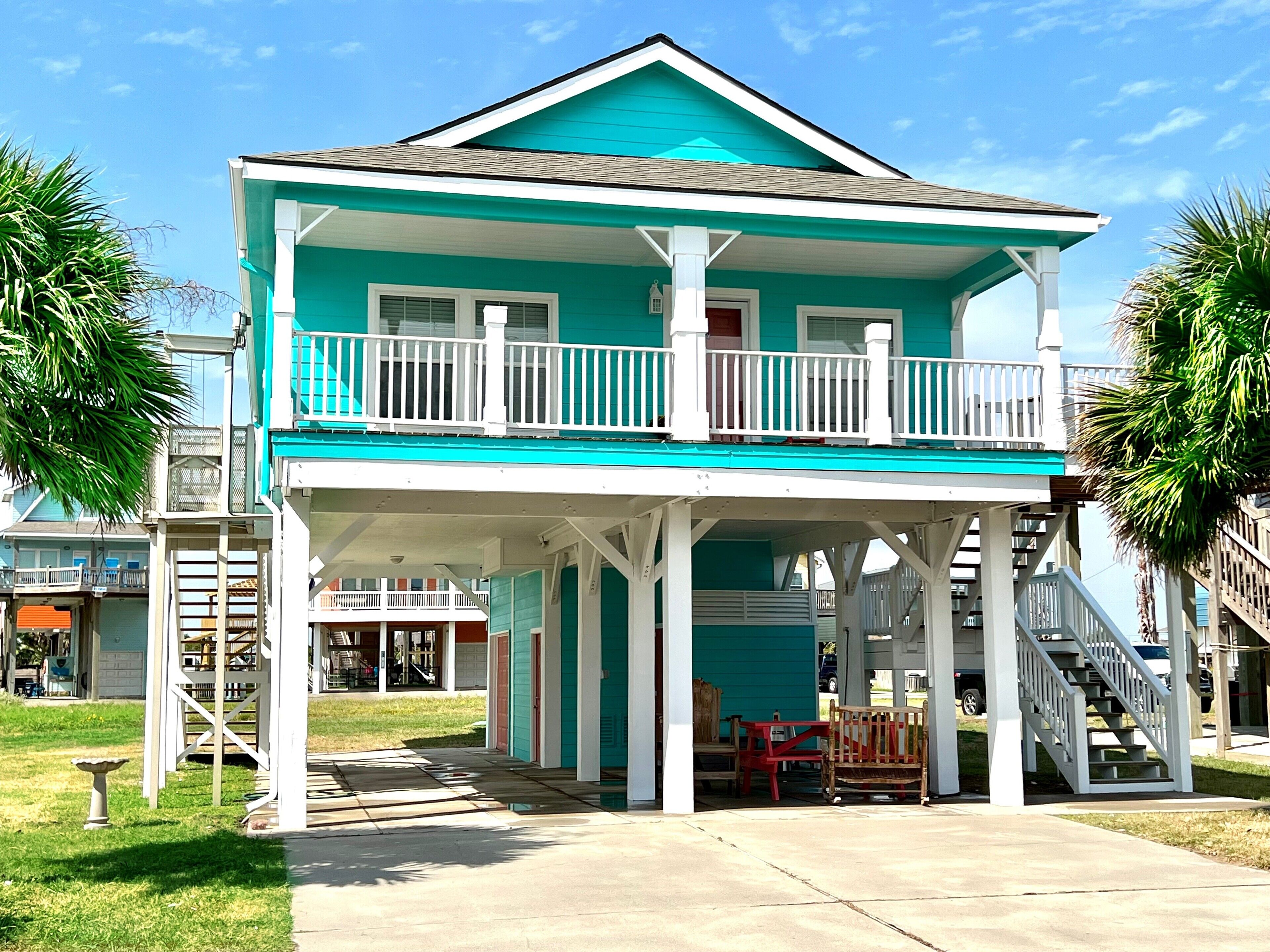 AMAZING LOCATION ~ Fisherman's Catch ~  Crystal Beach Access ~ Pet Friendly