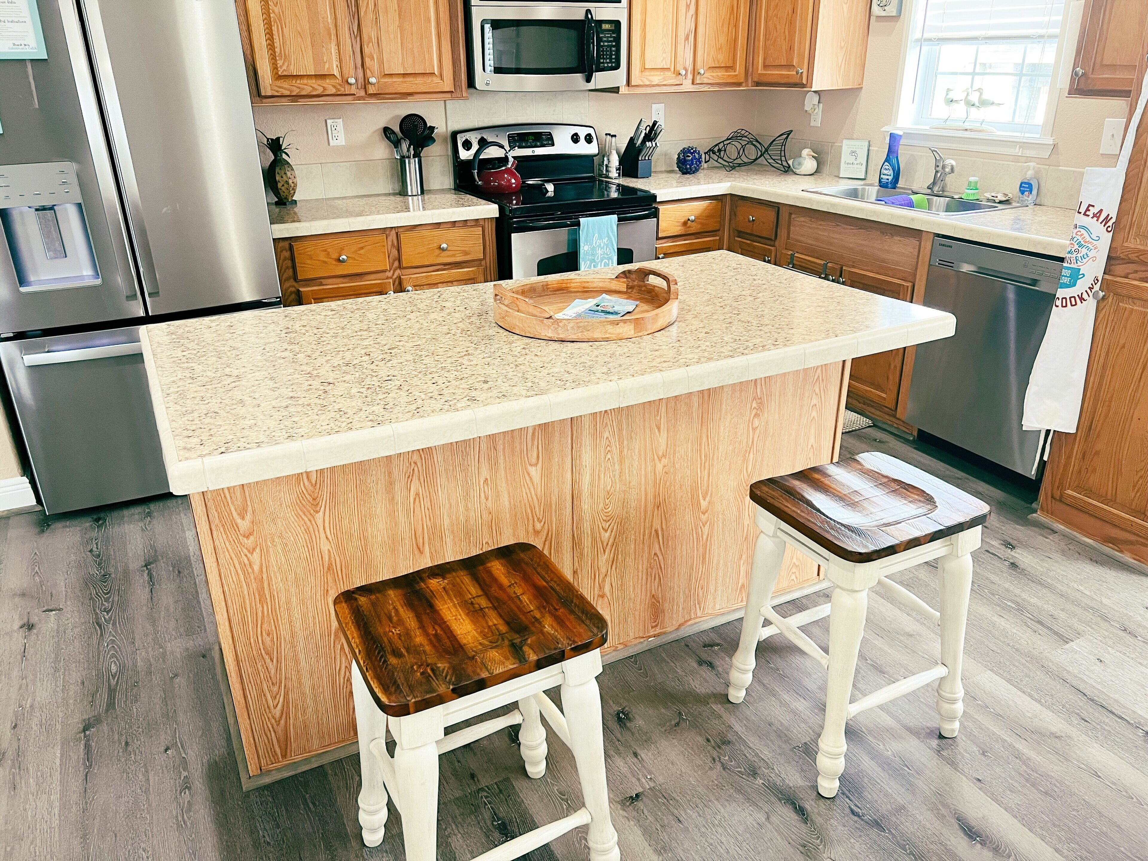 AMAZING LOCATION ~ Fisherman's Catch ~  Crystal Beach Access ~ Pet Friendly