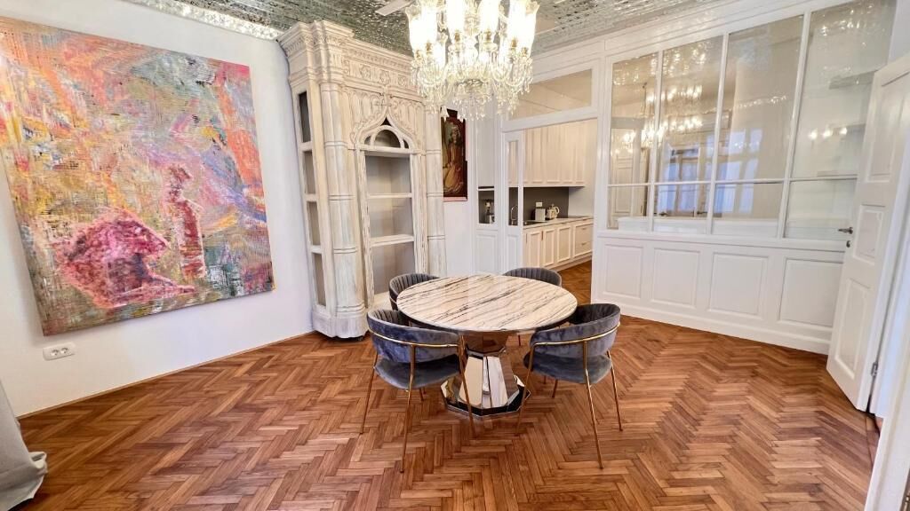 Deluxe Apartment | Dining room