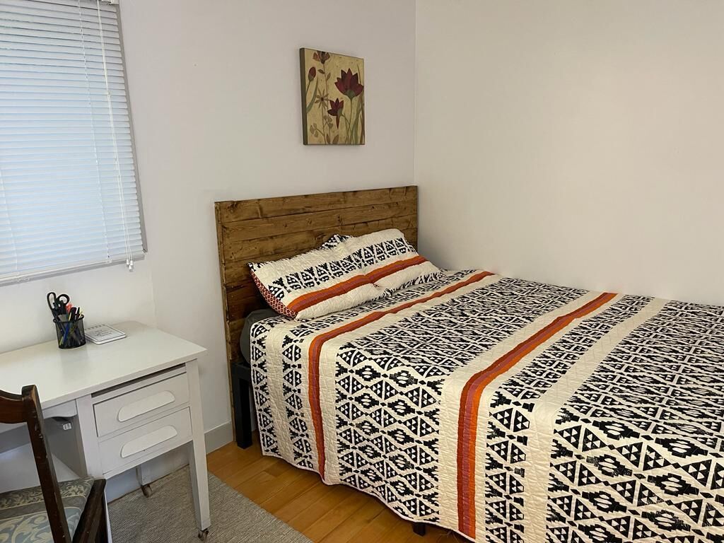 Cozy Guesthouse Close to Beach, Nelson, and <br>Ainsworth! 