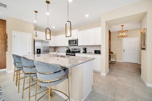 Microwave, oven, dishwasher, coffee/tea maker