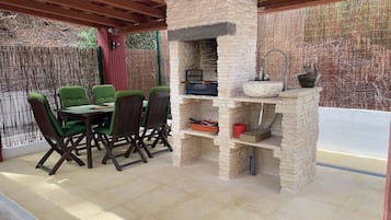 屋外ダイニングエリア