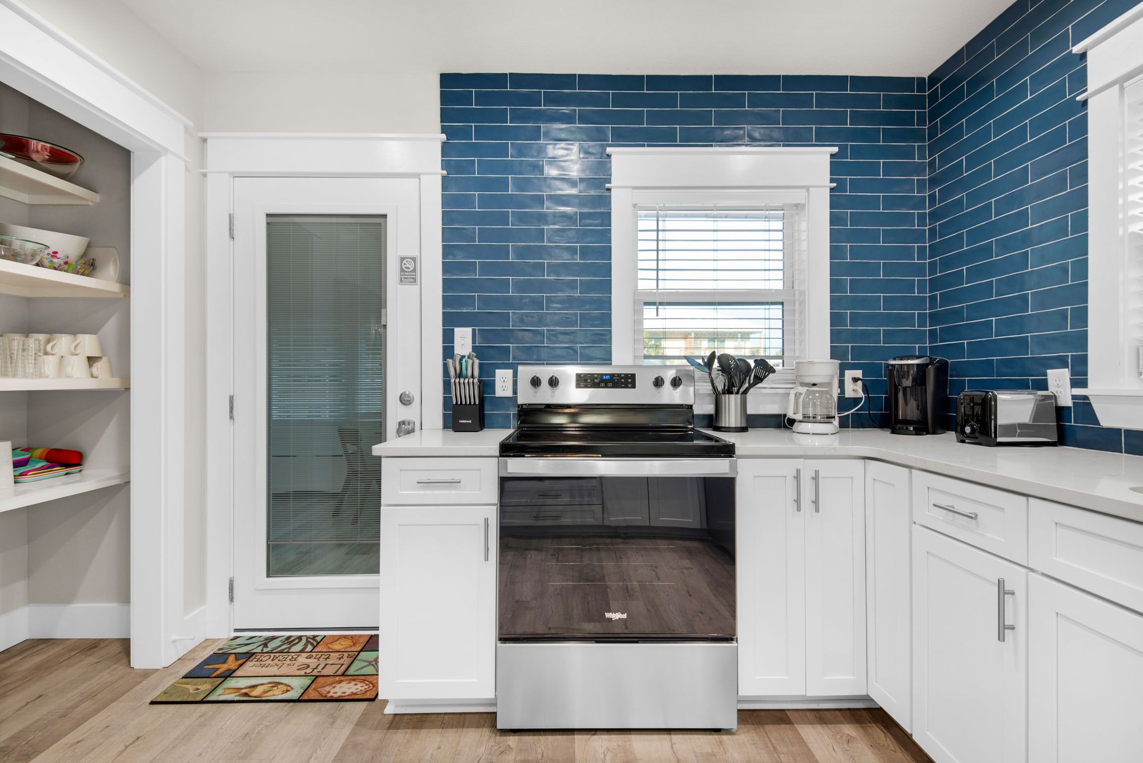 Across From Beach~FencedYard~Heated Private Pool~Emerald Flamingo