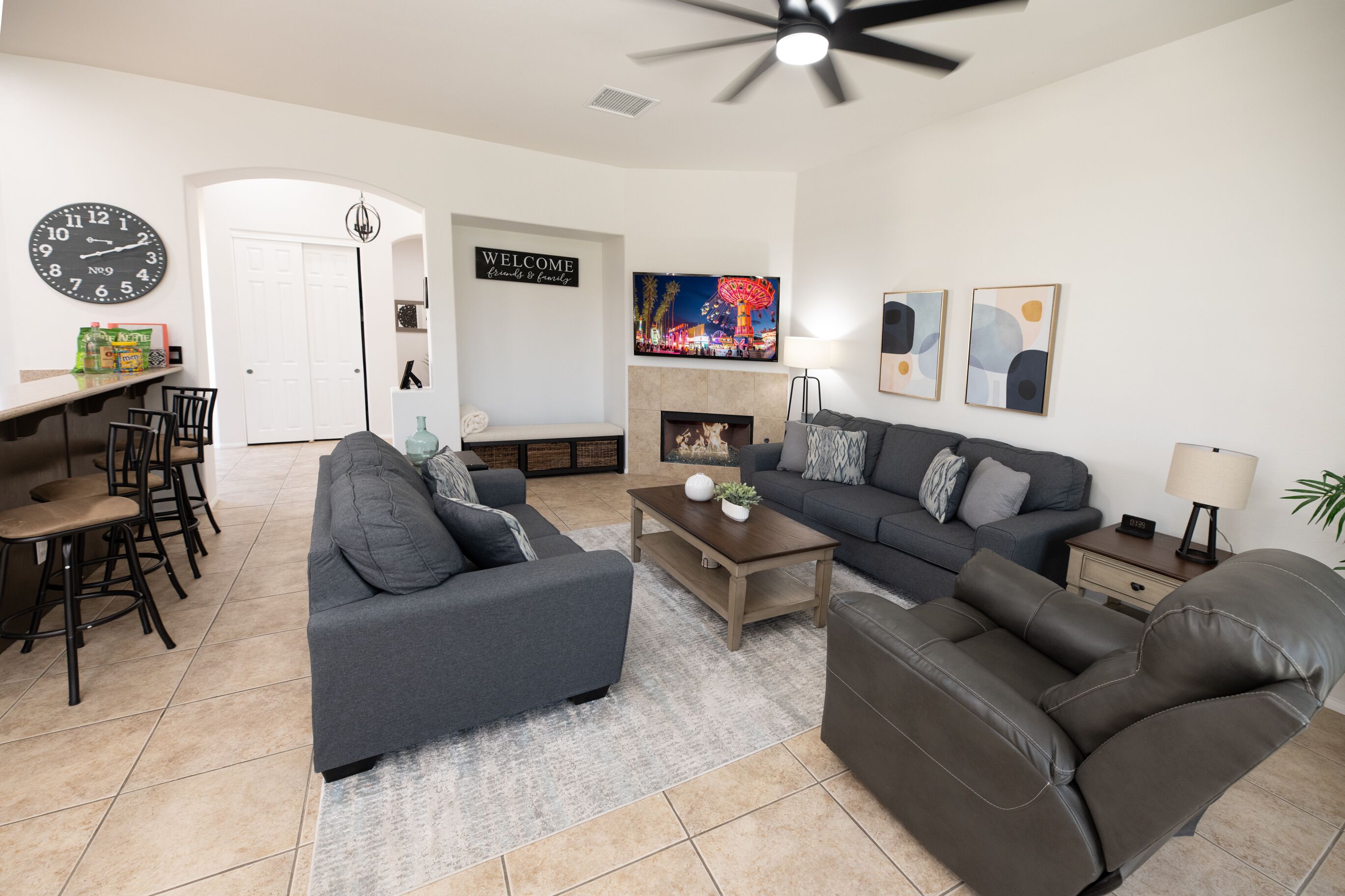 Modern house with pool, tennis, gym and golf