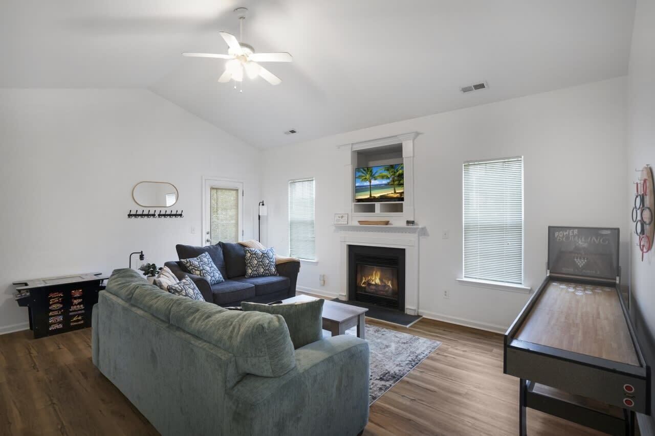 Hot Tub|Arcade Games|Newly Renovated!