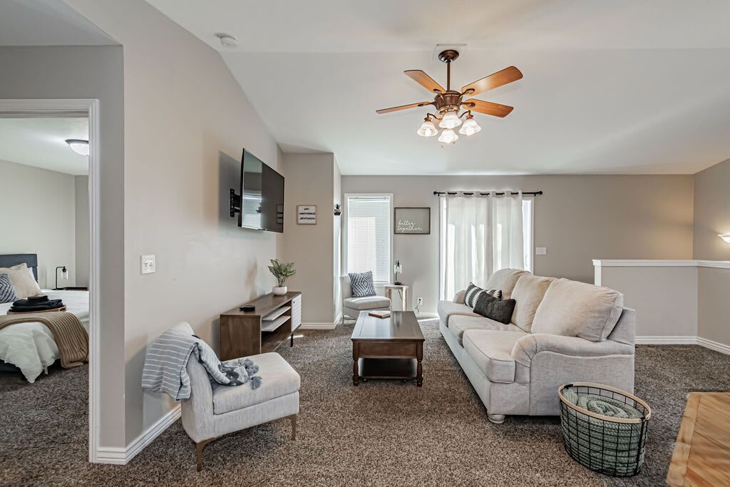 Game Room|Theater|Hot Tub|Arcades