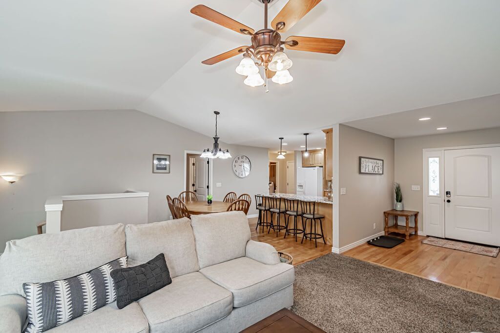 Game Room|Theater|Hot Tub|Arcades