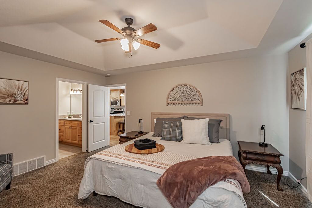 Game Room|Theater|Hot Tub|Arcades