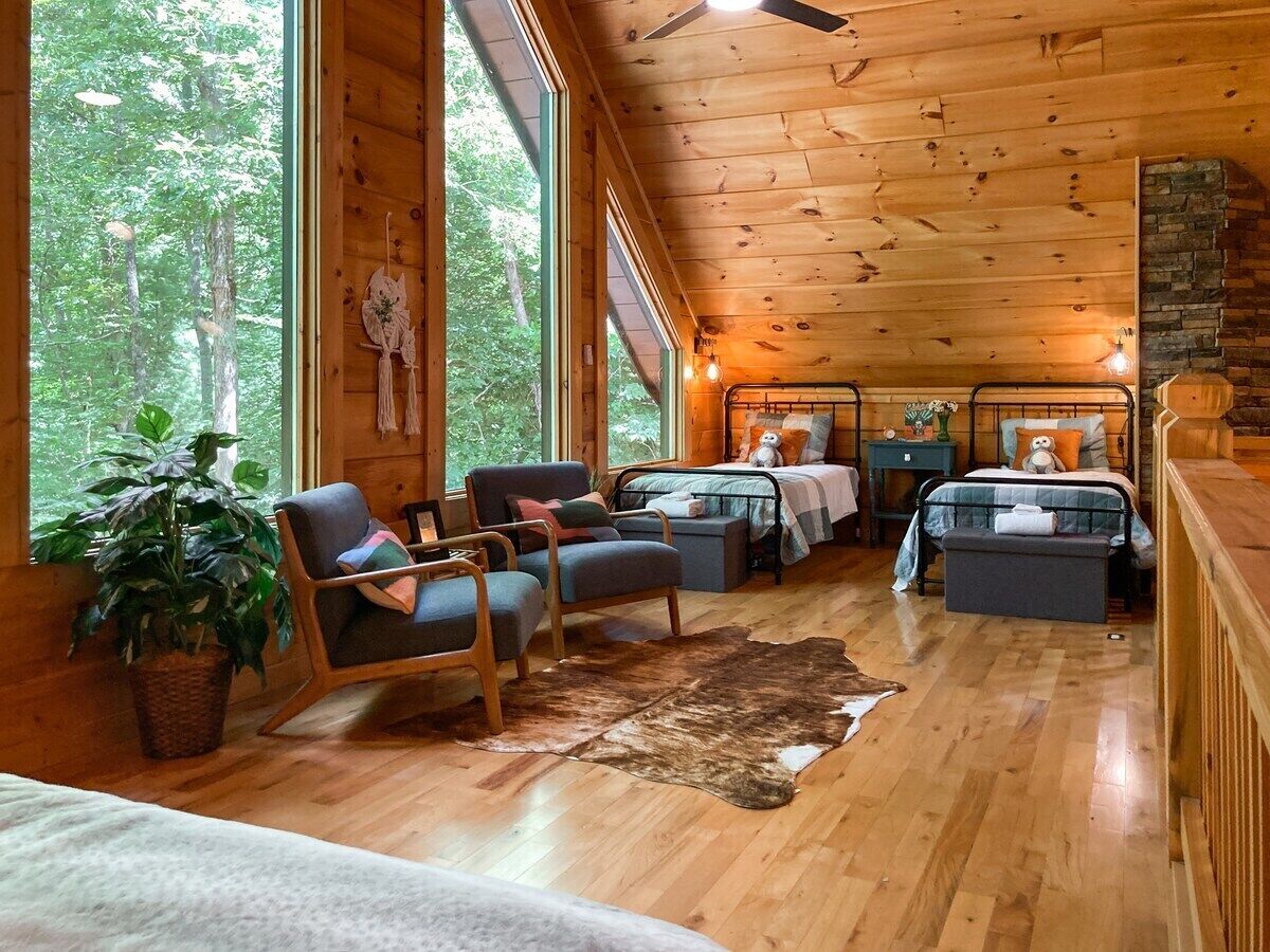 2 chambres, bureau, fer et planche à repasser, lit parapluie