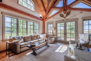 Flat-screen TV, fireplace