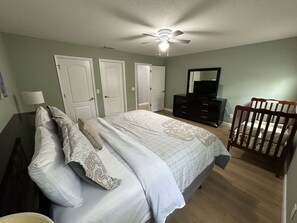 6 habitaciones, escritorio, tabla de planchar con plancha y wifi gratis