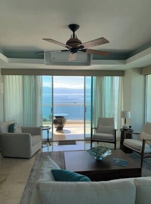 Fernseher, Netflix, Streaming-Dienste