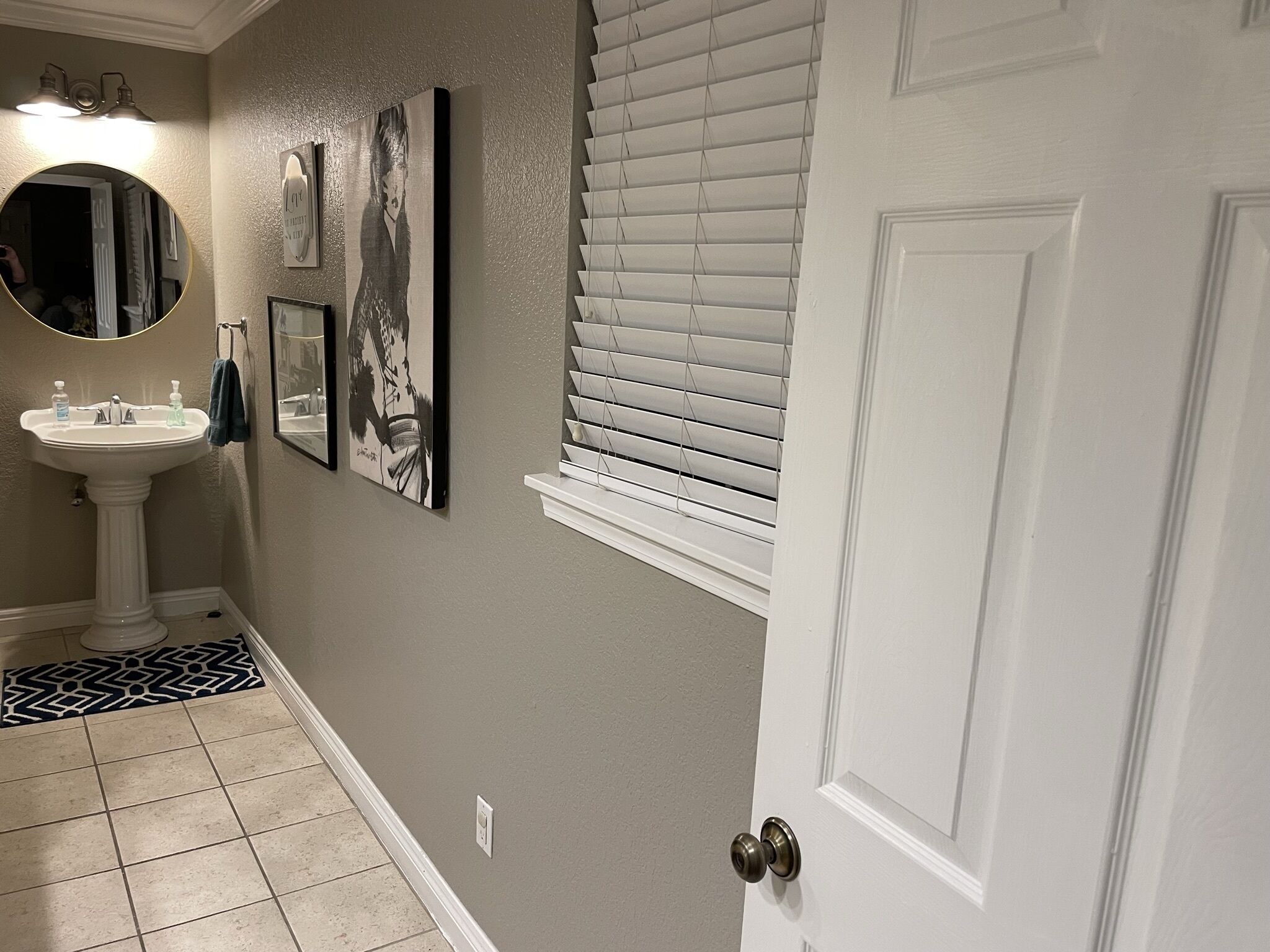 A Wide House Perfect for a Family Gathering, Up to 16 guests