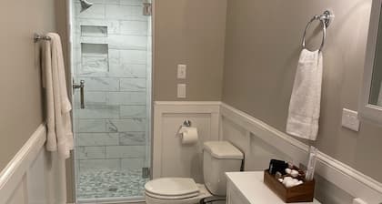 Newly renovated backhouse in the heart of Memphis' historic Evergreen District.