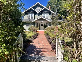 Konaklama yerinin ön cephesi