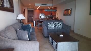 Smart TV, DVD player