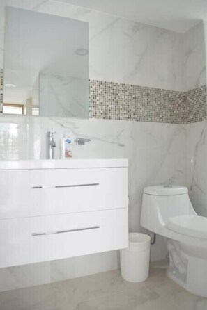 Hair dryer, towels