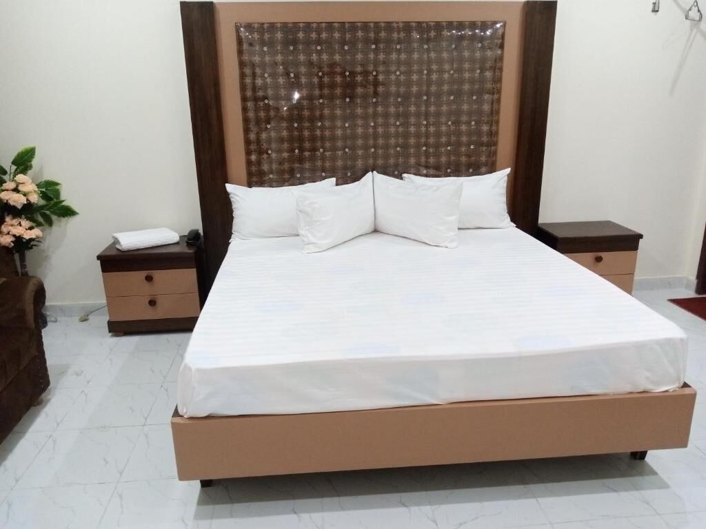 1 bedroom, iron/ironing board, free wifi