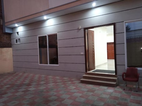 Exterior. Hotel Taj Palace Multan