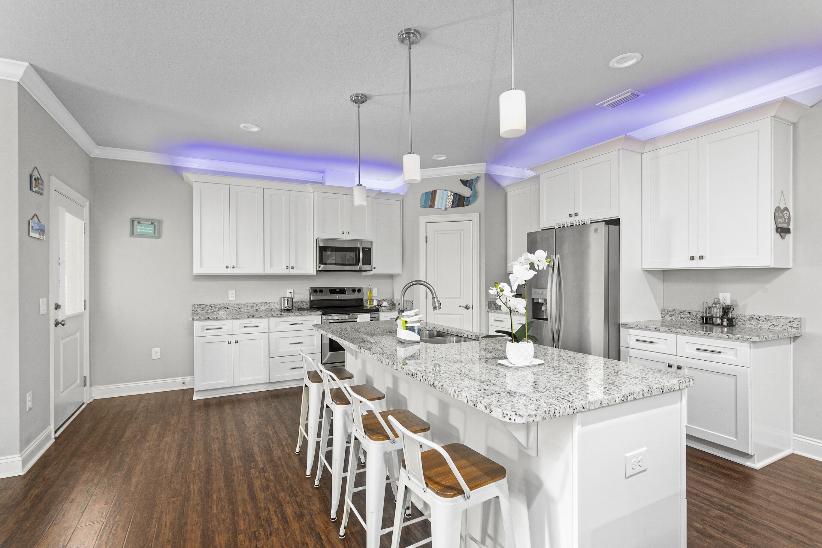 Rare Find! Perfect LOCATION Home, 5Mins2Beach.