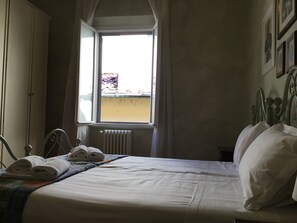 1 camera, ferro/asse da stiro, Wi-Fi gratuito, lenzuola
