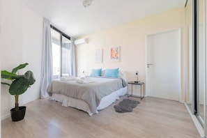 1 bedroom, desk, iron/ironing board, WiFi