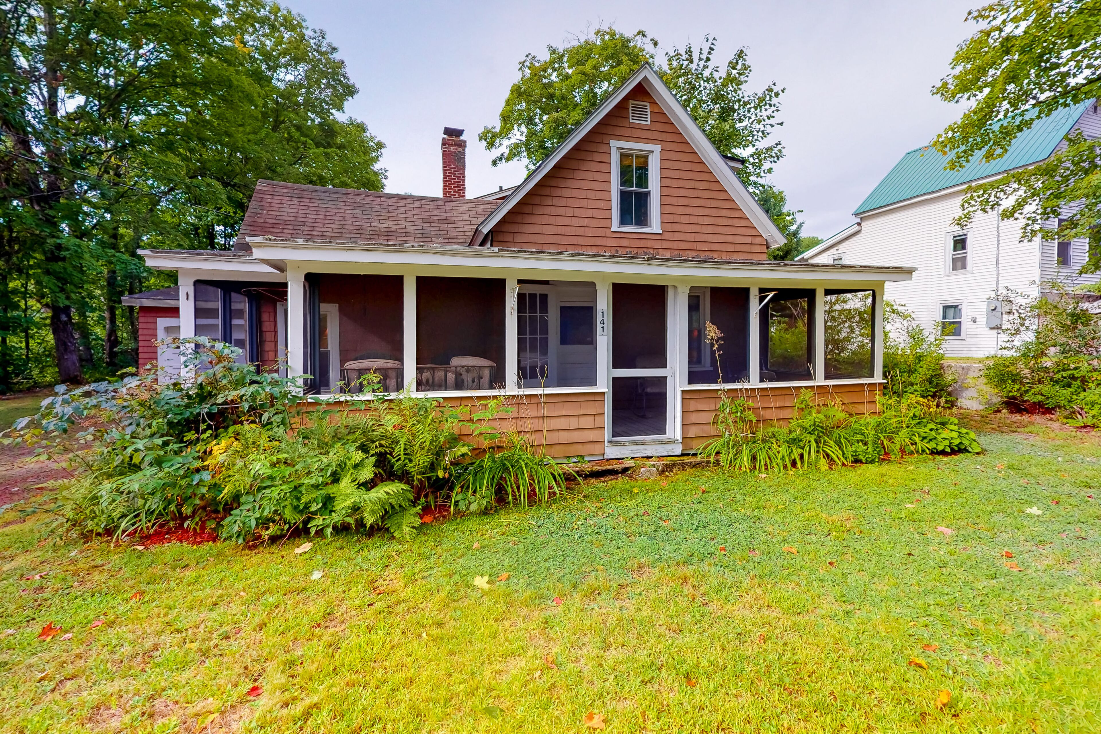 Charming home with nearby skiing, full kitchen, fast WiFi & washer/dryer