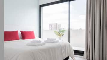 1 habitación, escritorio, tabla de planchar con plancha y wifi