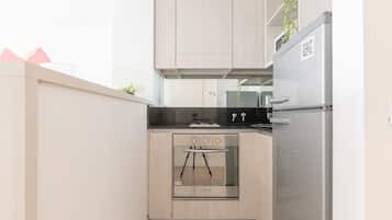 微波炉、茶具/咖啡用具、烤面包机、厨具/餐具
