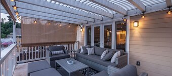 The Ultimate Family Getaway- Game Room/Pool/Hot Tub/Human Chess!