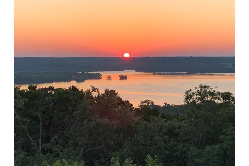 Adorable Mesa Top Cabin (South Cabin)