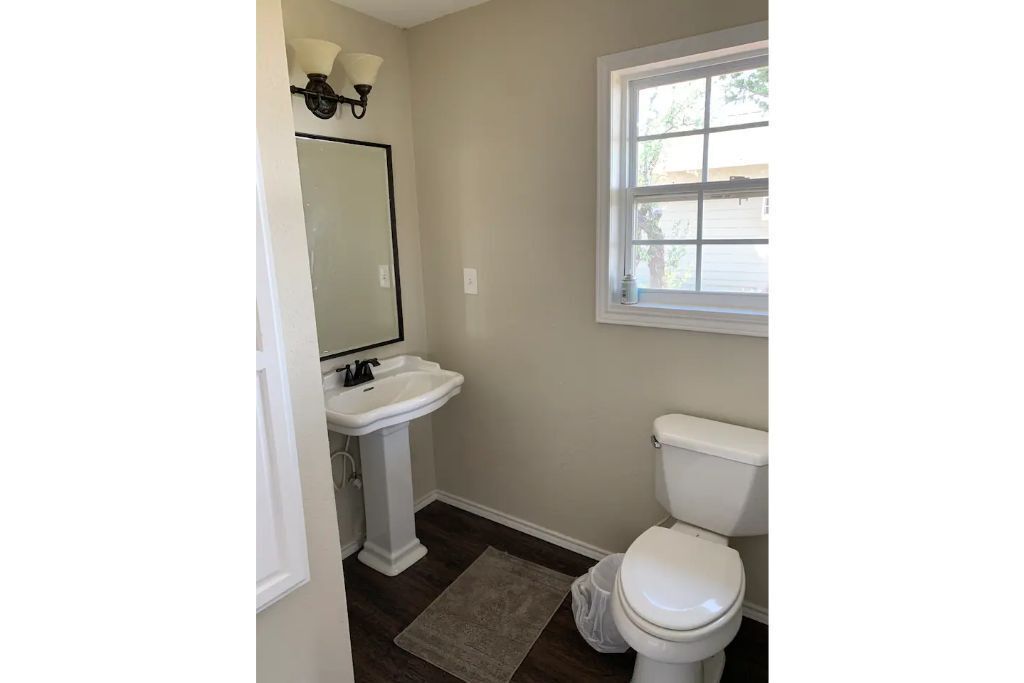 Adorable Mesa Top Cabin (South Cabin)