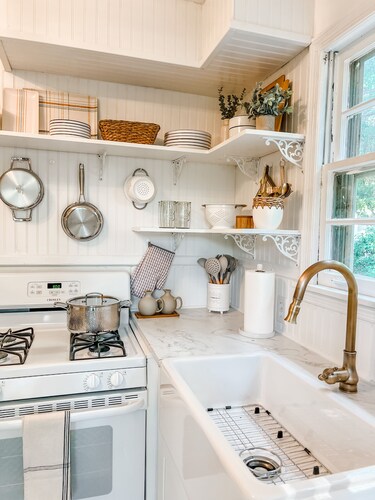 High Point Hideaway - across from The Hub!