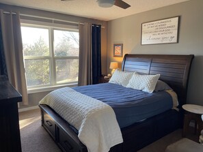 5 Schlafzimmer, Schreibtisch, Bügeleisen/Bügelbrett, kostenloses WLAN