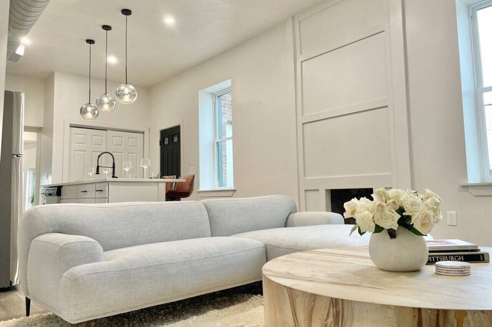 Luxe Loft at the Waterfront ❈ Modern ❈ Central