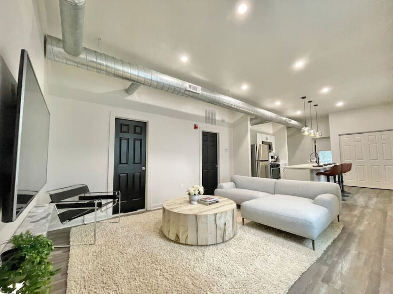 Luxe Loft at the Waterfront ❈ Modern ❈ Central