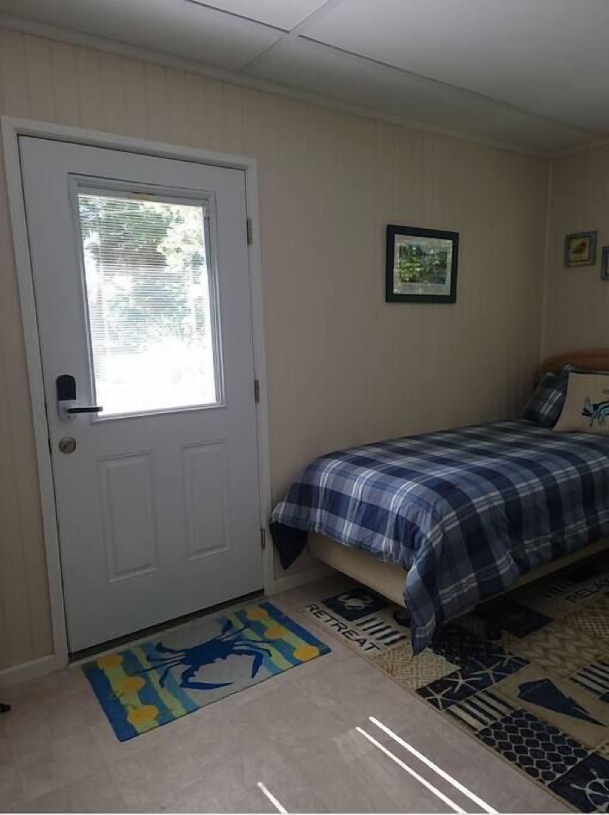 Granger Cabin On the Canal