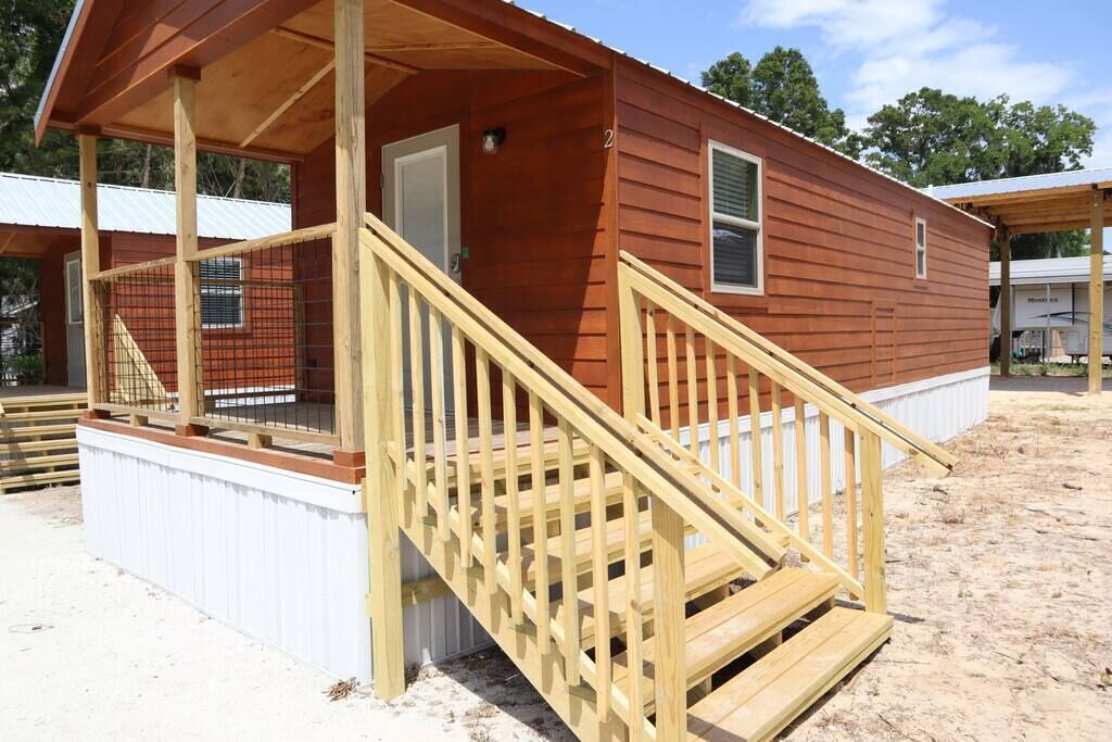 Truth Harbors Cabin2 Downtown