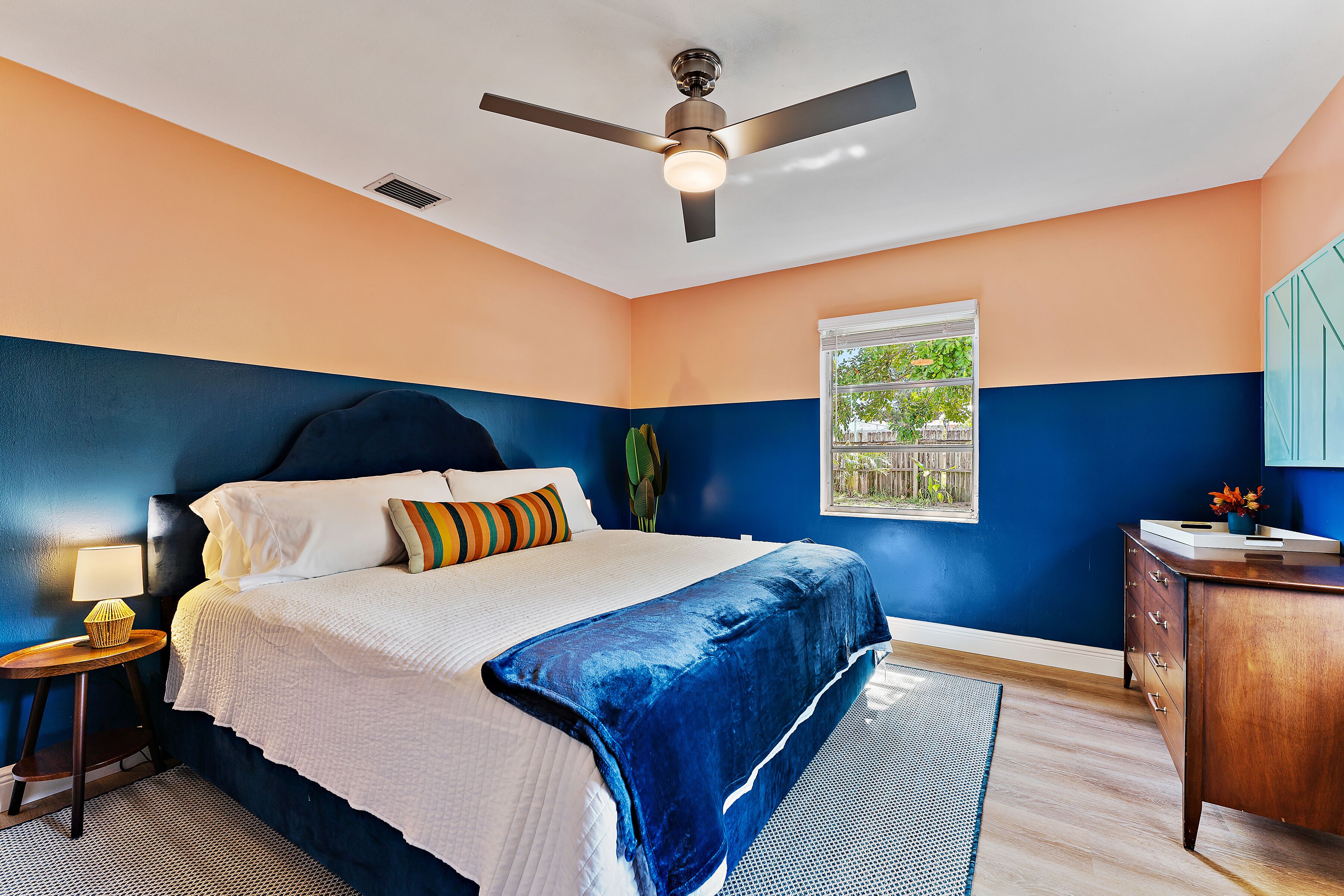 3 bedrooms, desk, iron/ironing board, travel cot