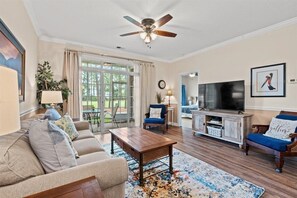 Smart TV, reproductor de DVD y libros 