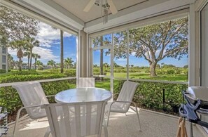 Outdoor dining - 10 minutes from Barefoot Beach (Bonita Springs)