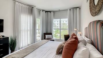 2 bedrooms, iron/ironing board, WiFi, bed sheets