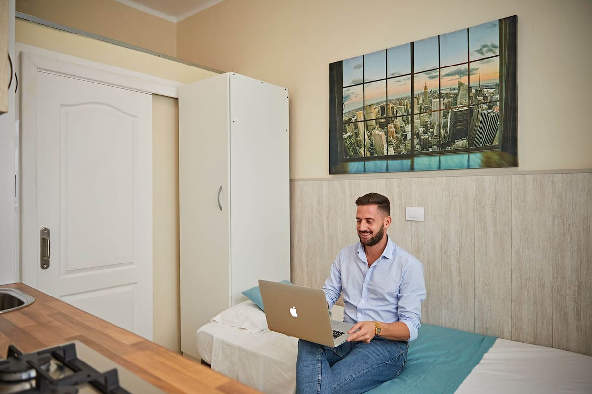 Wifi gratis y ropa de cama