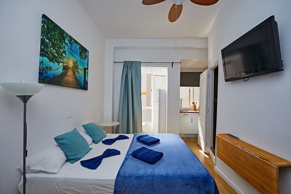 Wifi gratis y ropa de cama